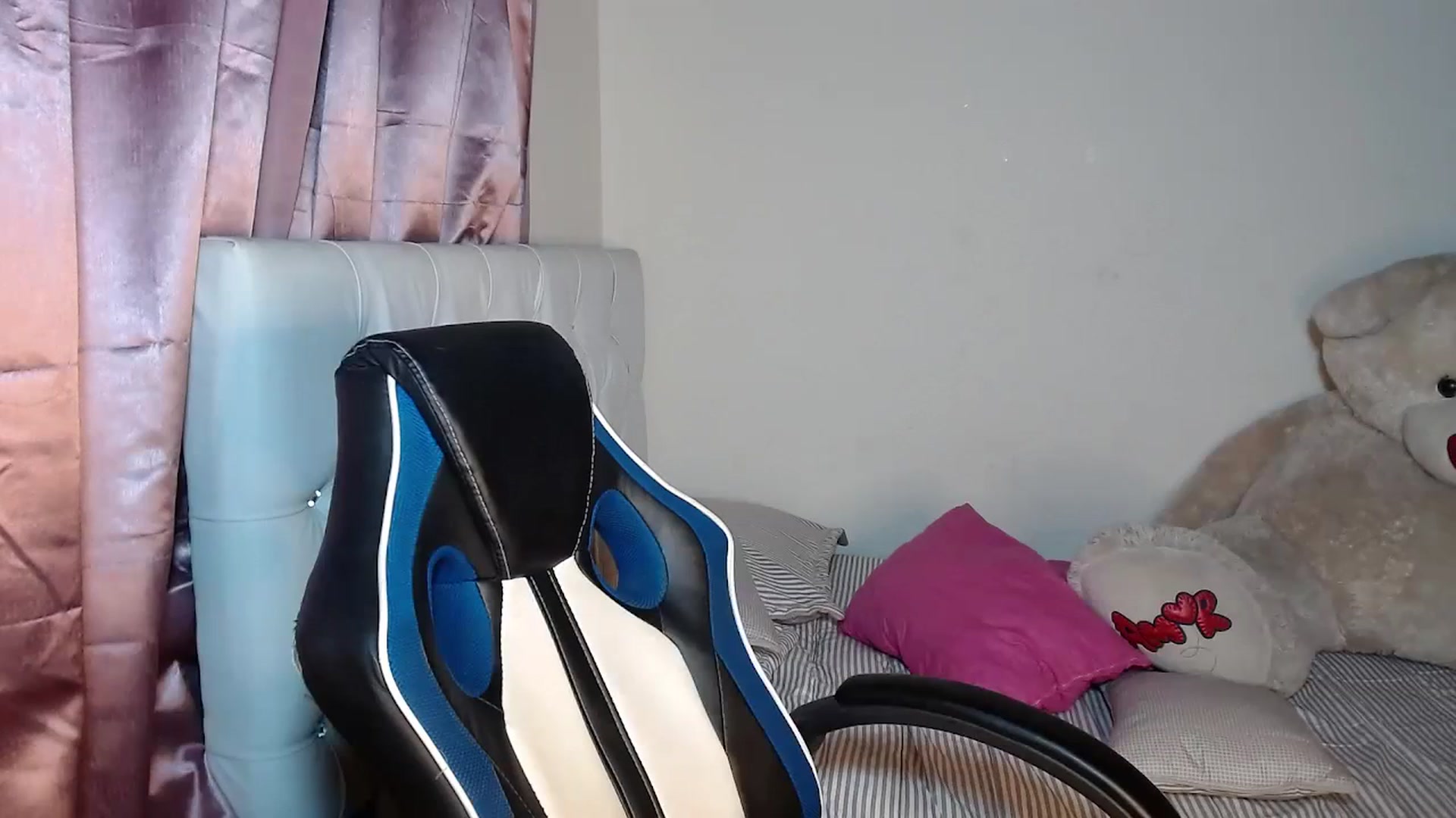 Gallery image thumbnail from Catalina_21_'s myfreecams stream on, 03/15/2024, 17:59 image 11 of 20
