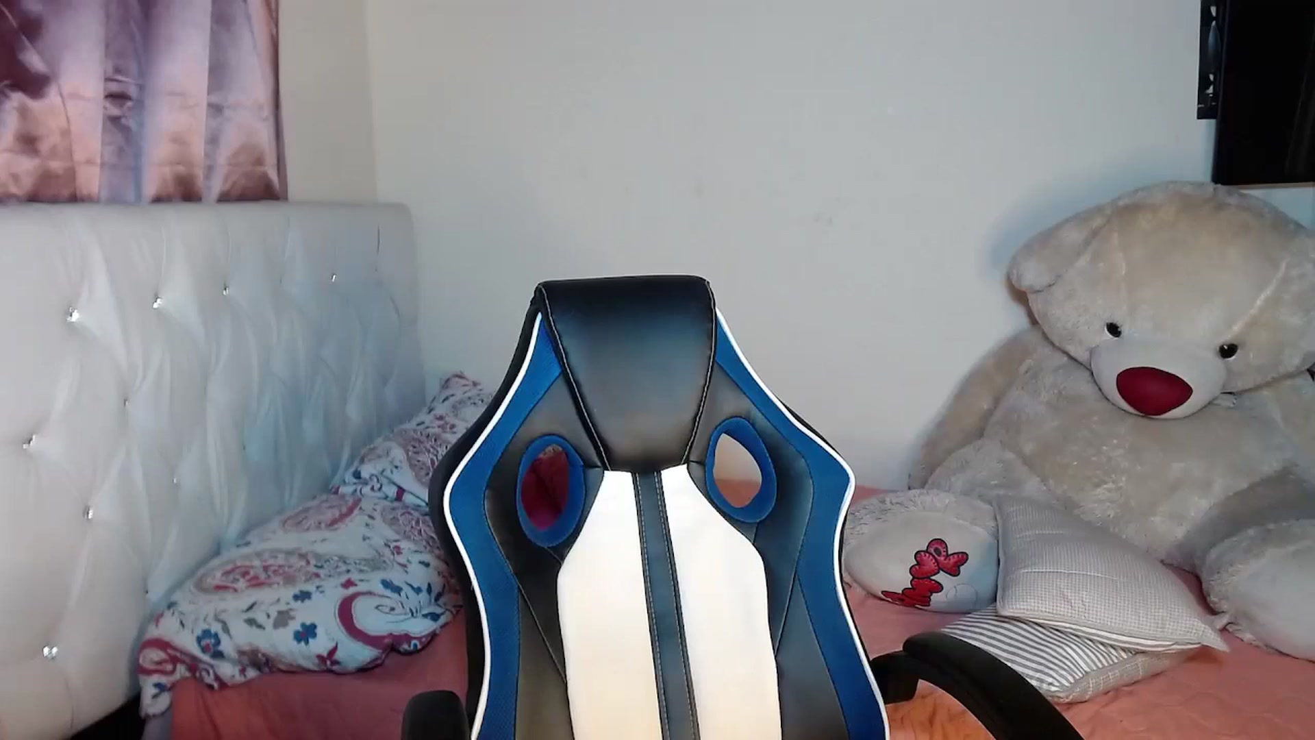 Gallery image thumbnail from Catalina_21_'s myfreecams stream on, 03/23/2024, 13:32 image 15 of 20