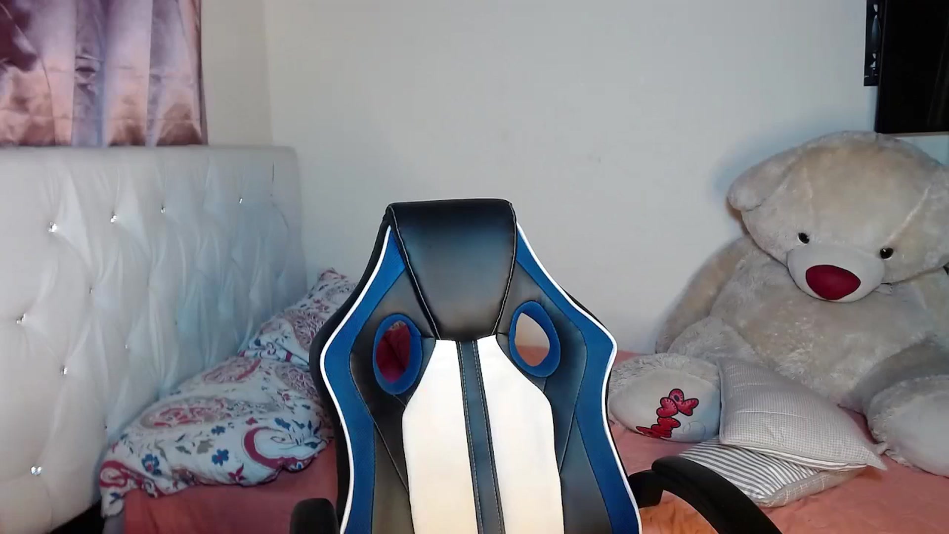 Gallery image thumbnail from Catalina_21_'s myfreecams stream on, 03/23/2024, 13:32 image 18 of 20