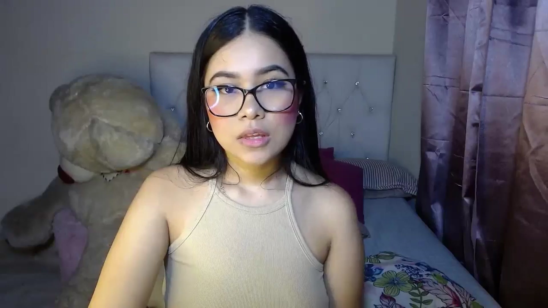 Gallery image thumbnail from Catalina_21_'s myfreecams stream on, 05/13/2024, 08:32 image 19 of 20