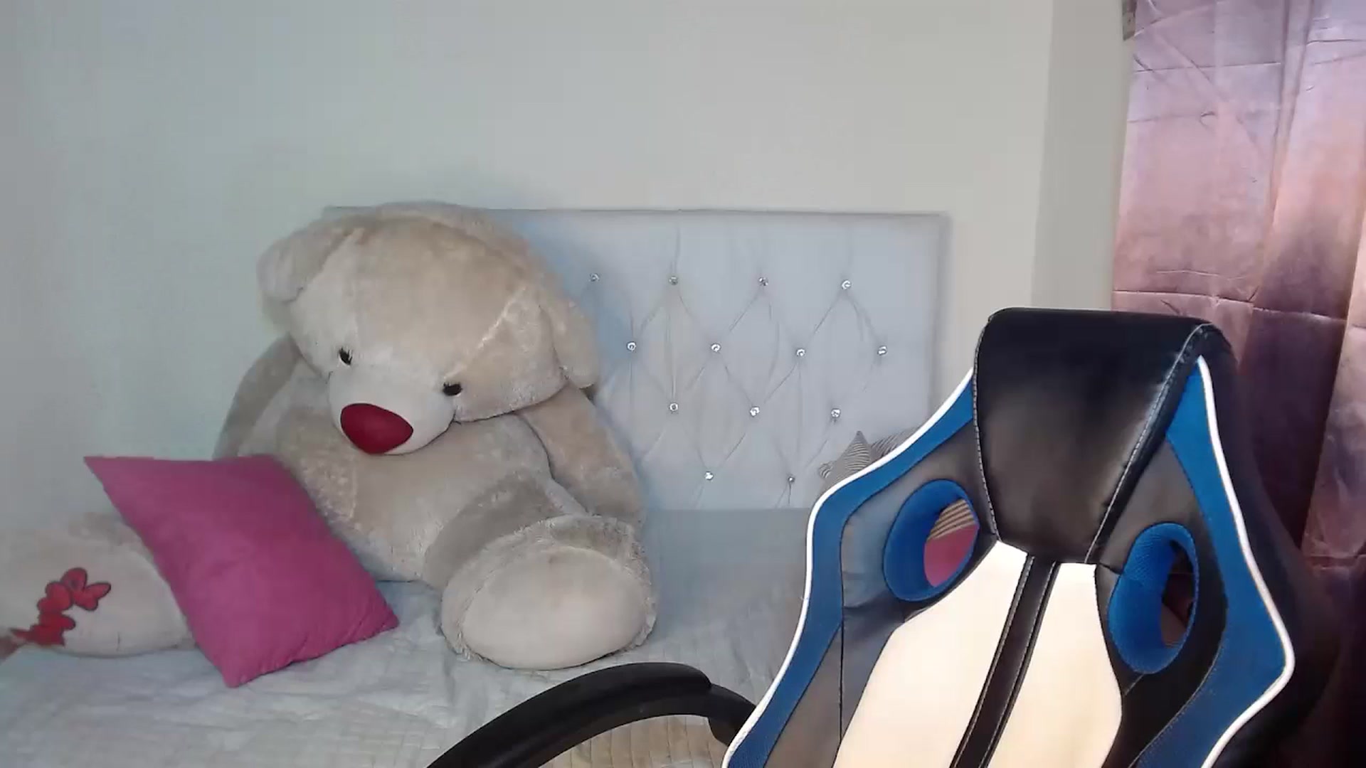 Gallery image thumbnail from Catalina_21_'s myfreecams stream on, 08/05/2024, 07:53 image 3 of 20