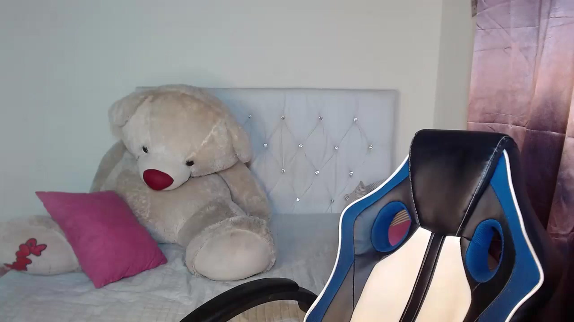 Gallery image thumbnail from Catalina_21_'s myfreecams stream on, 08/05/2024, 07:53 image 6 of 20