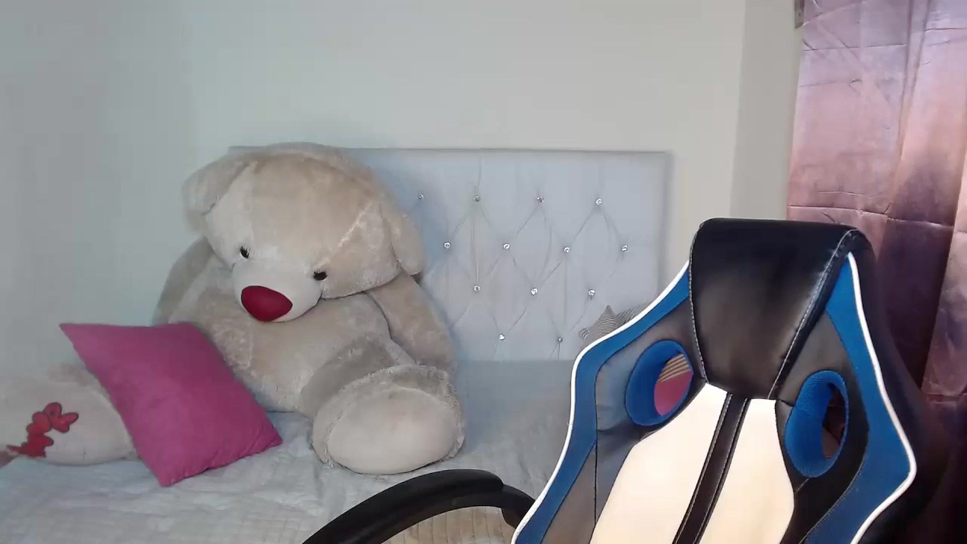 Gallery image thumbnail from Catalina_21_'s myfreecams stream on, 08/05/2024, 07:53 image 4 of 20