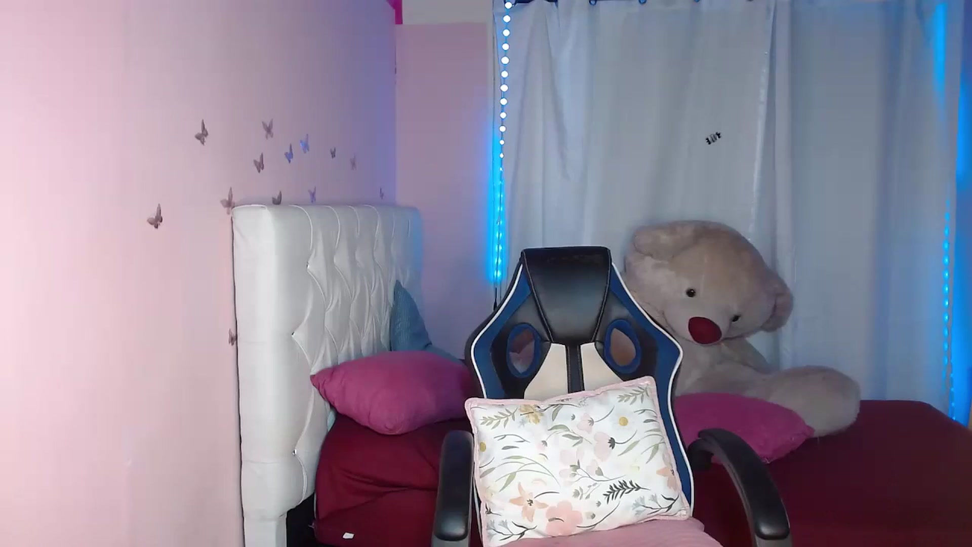Gallery image thumbnail from Catalina_21_'s myfreecams stream on, 01/21/2025, 11:54 image 18 of 20
