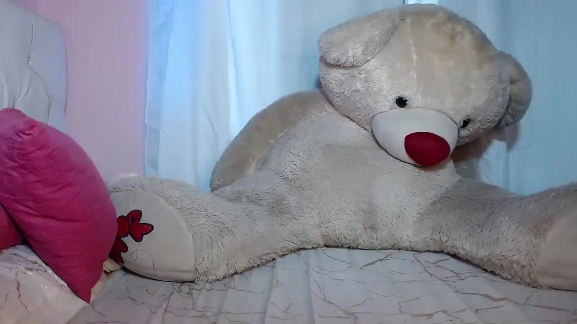 Gallery image thumbnail from Catalina_21_'s myfreecams stream on, 01/31/2025, 12:49 image 14 of 20