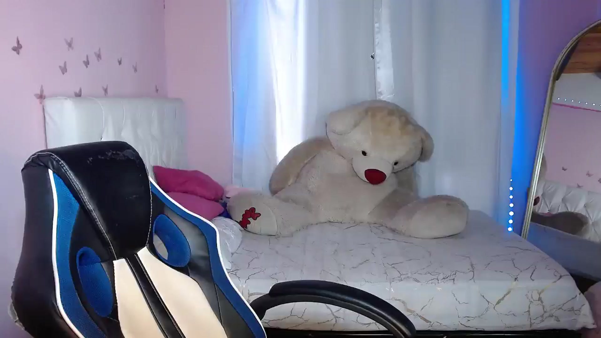 Gallery image thumbnail from Catalina_21_'s myfreecams stream on, 01/31/2025, 13:32 image 19 of 20