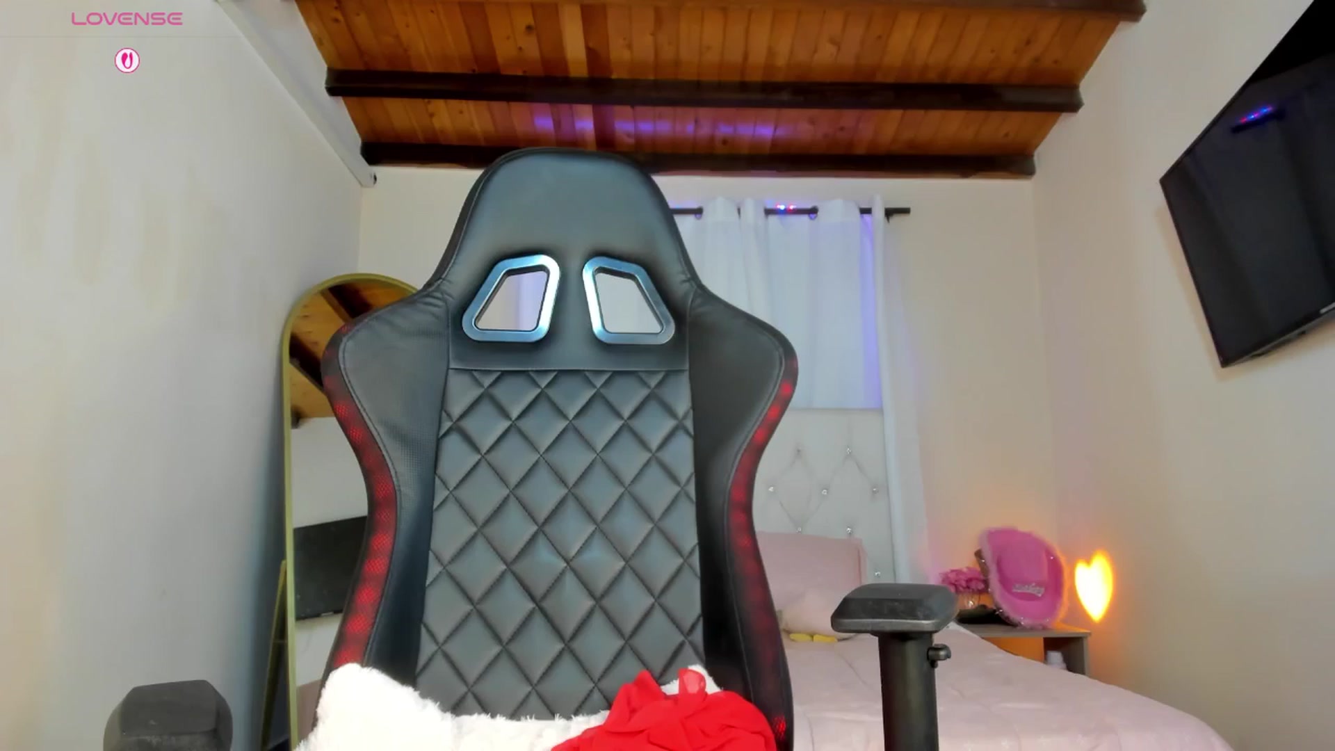 Gallery image thumbnail from Catalina_21_'s myfreecams stream on, 12/25/2025, 17:35 image 6 of 20