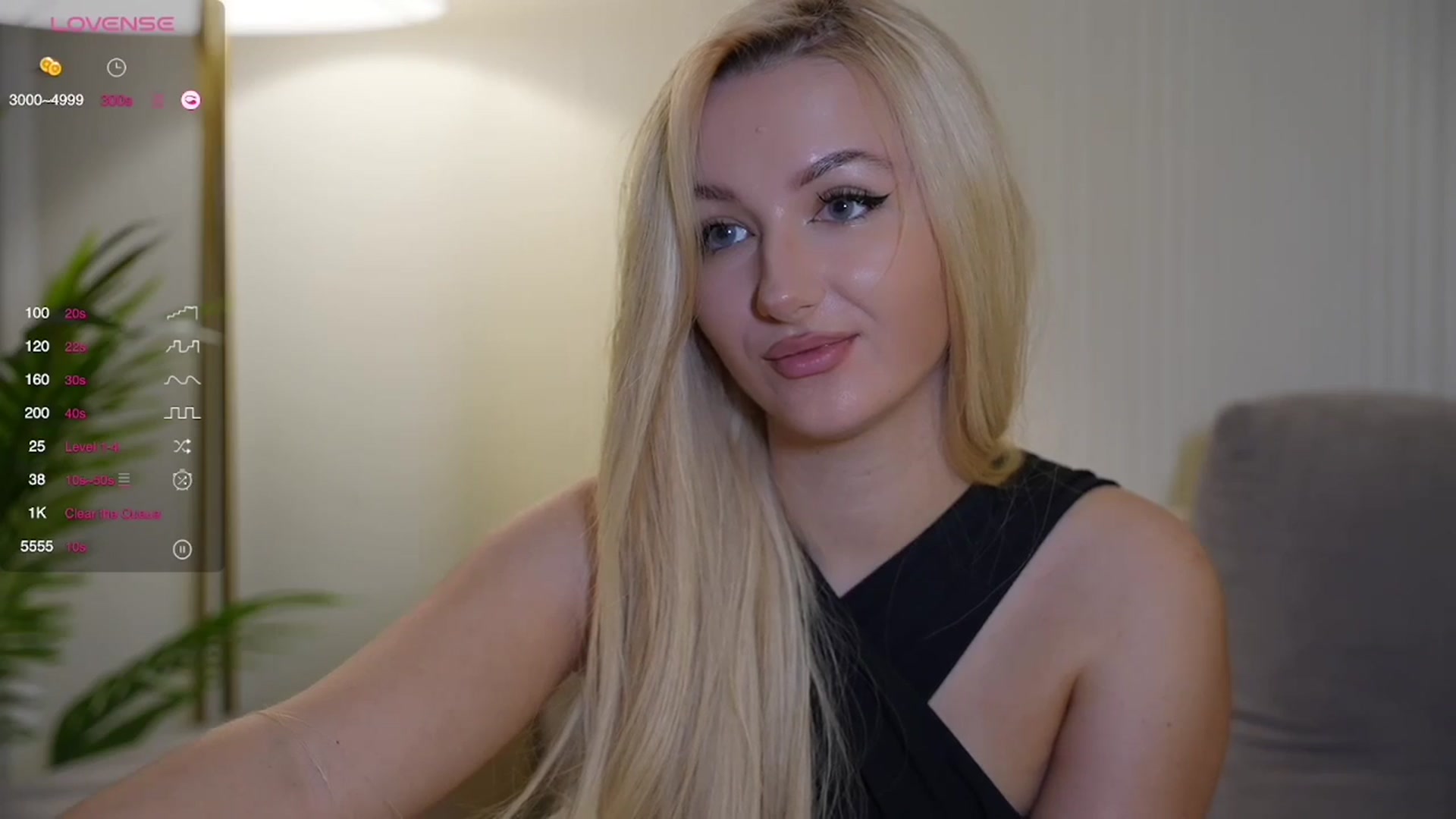 Gallery image thumbnail from Catch_Me's myfreecams stream on, 04/17/2025, 20:15 image 13 of 20