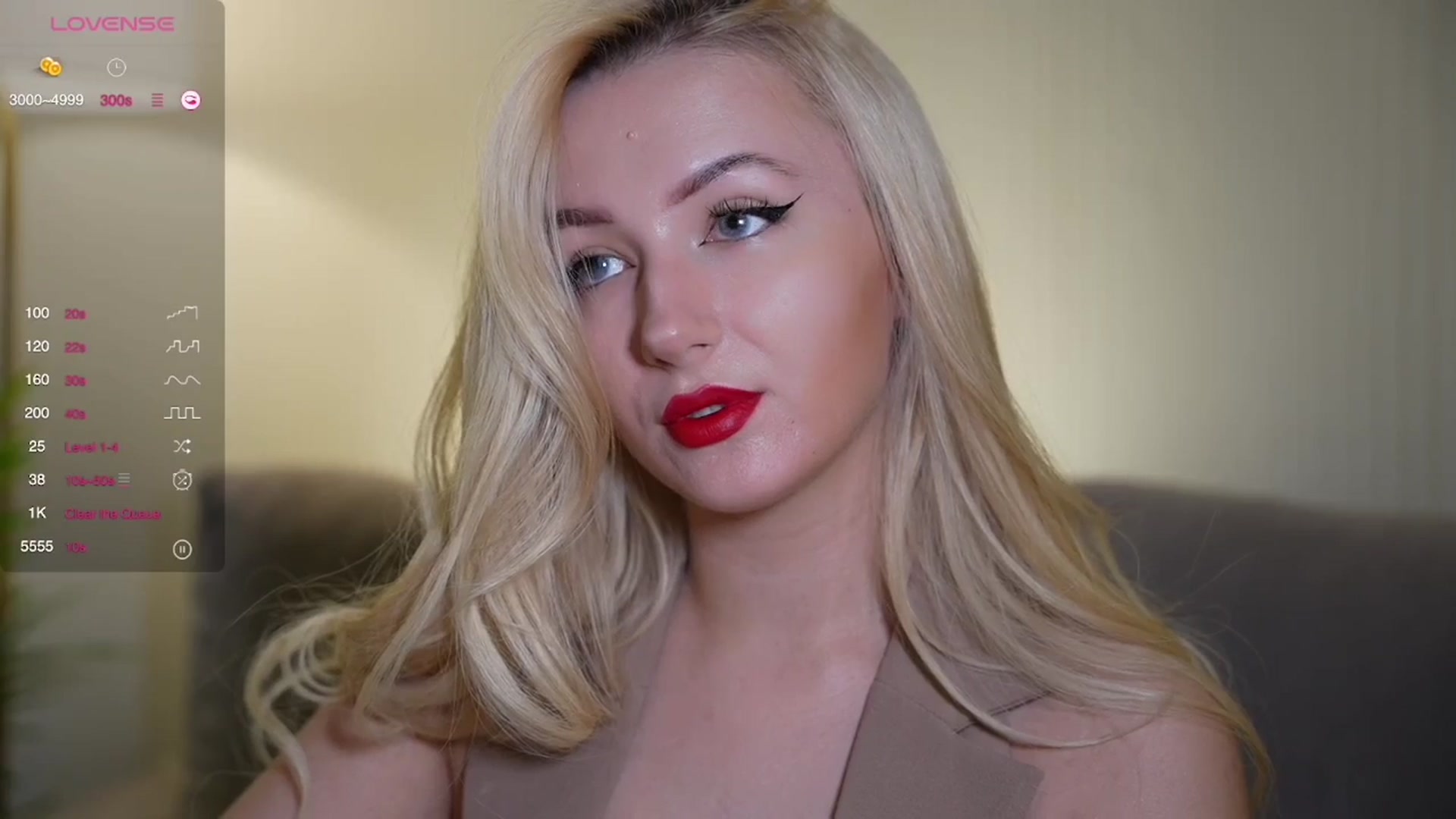Gallery image thumbnail from Catch_Me's myfreecams stream on, 04/21/2025, 19:30 image 7 of 20