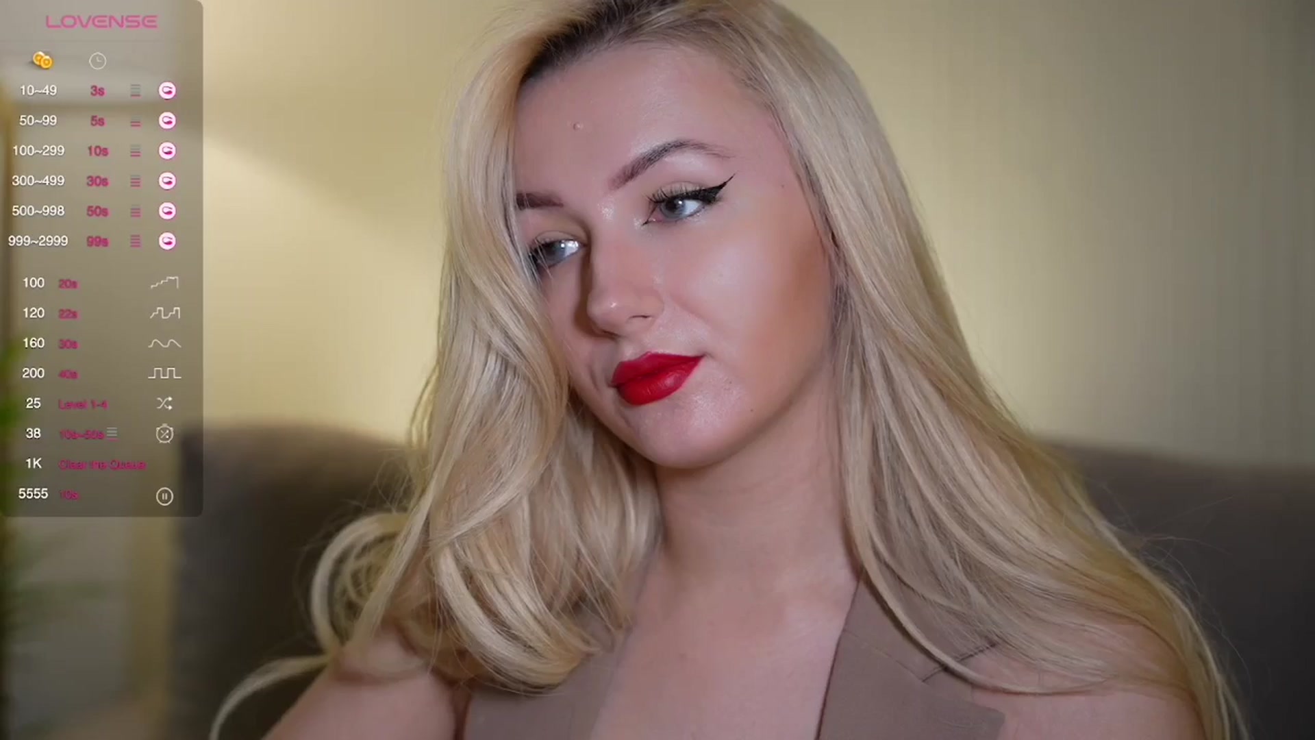 Gallery image thumbnail from Catch_Me's myfreecams stream on, 04/21/2025, 19:30 image 4 of 20
