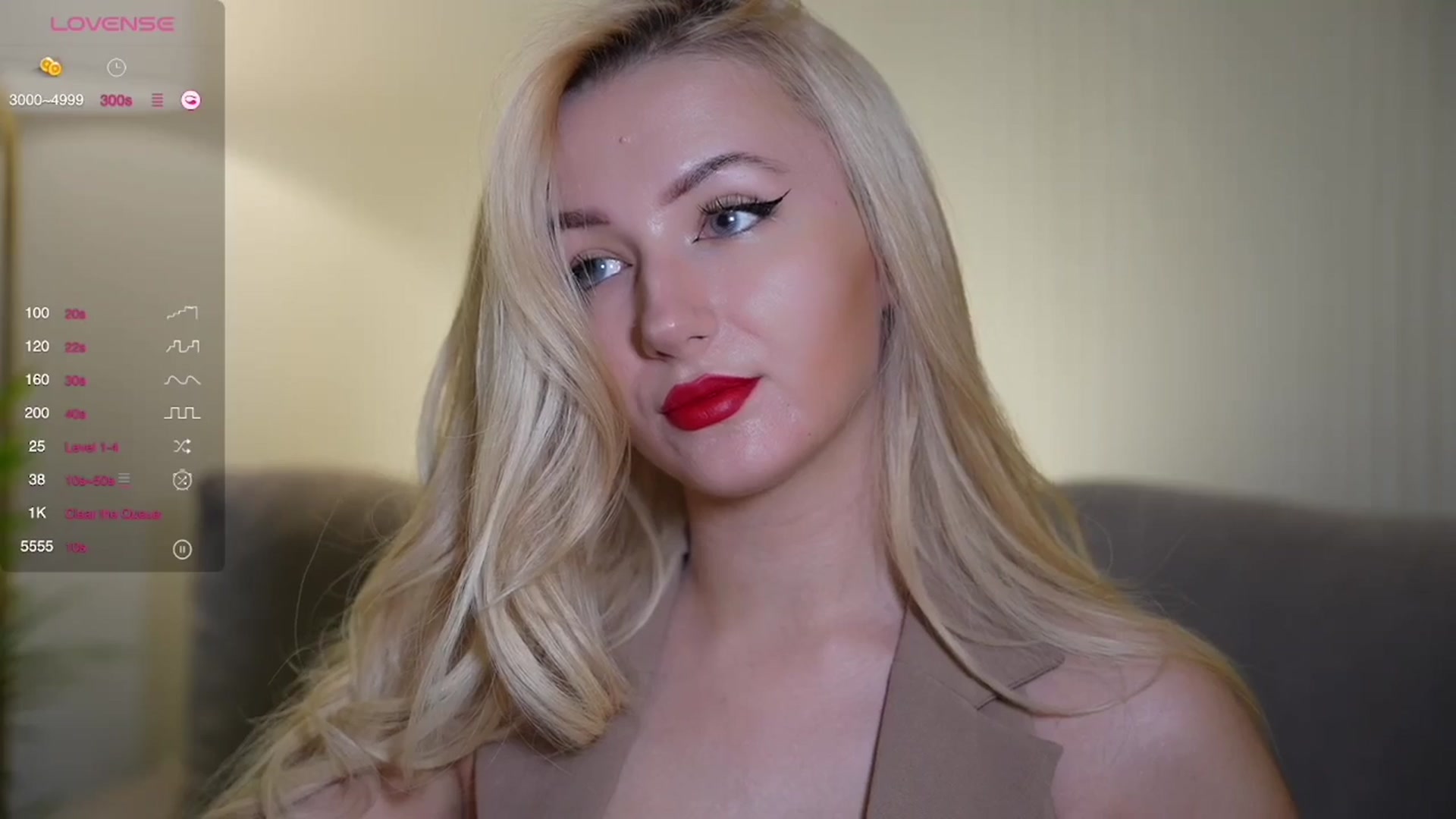 Gallery image thumbnail from Catch_Me's myfreecams stream on, 04/21/2025, 19:30 image 10 of 20
