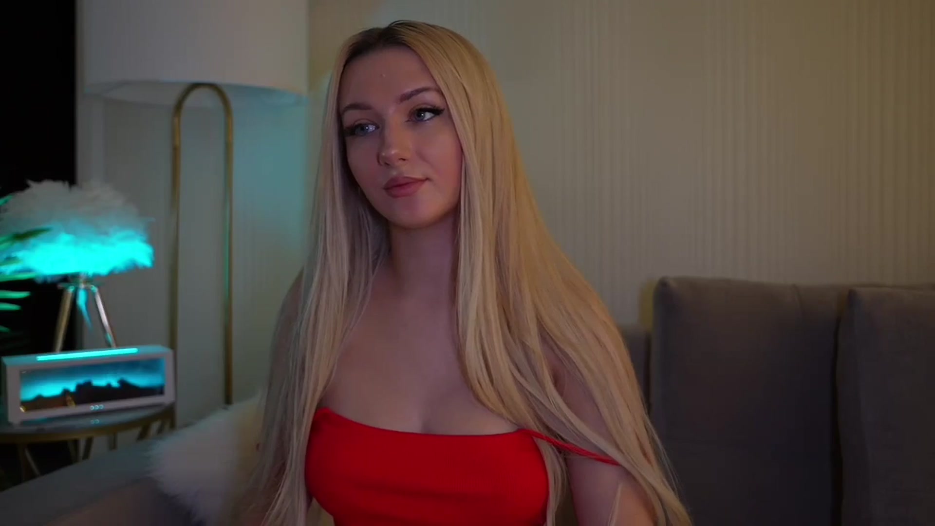 Gallery image thumbnail from Catch_Me's myfreecams stream on, 05/16/2025, 16:56 image 17 of 20