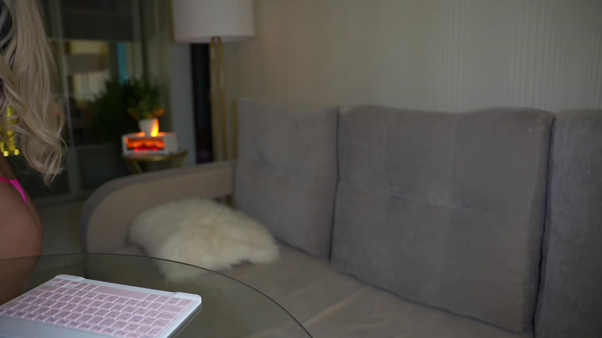 Gallery image thumbnail from Catch_Me's myfreecams stream on, 05/18/2025, 16:27 image 17 of 20