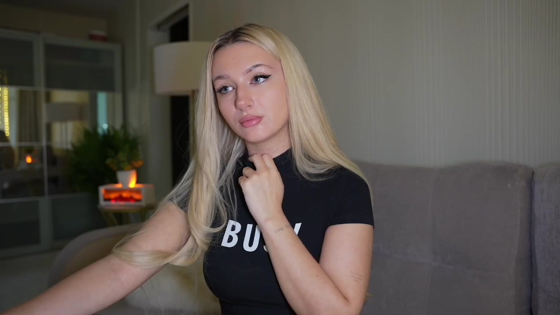Gallery image thumbnail from Catch_Me's myfreecams stream on, 05/18/2025, 16:27 image 6 of 20