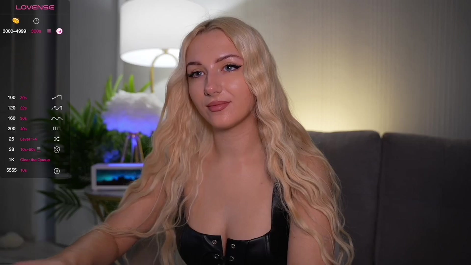 Gallery image thumbnail from Catch_Me's myfreecams stream on, 06/04/2025, 16:07 image 6 of 20