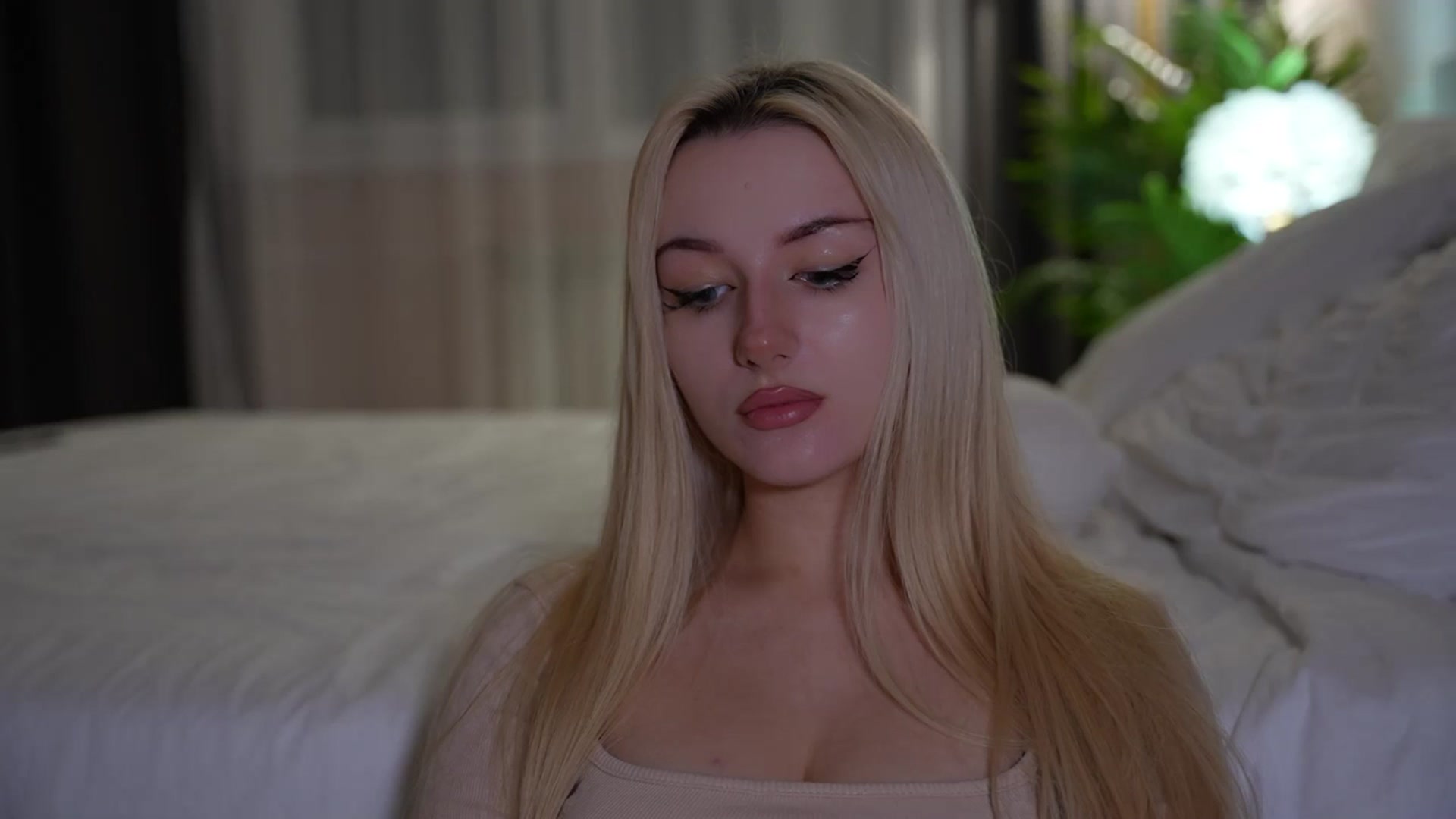 Gallery image thumbnail from Catch_Me's myfreecams stream on, 10/02/2025, 18:46 image 3 of 20