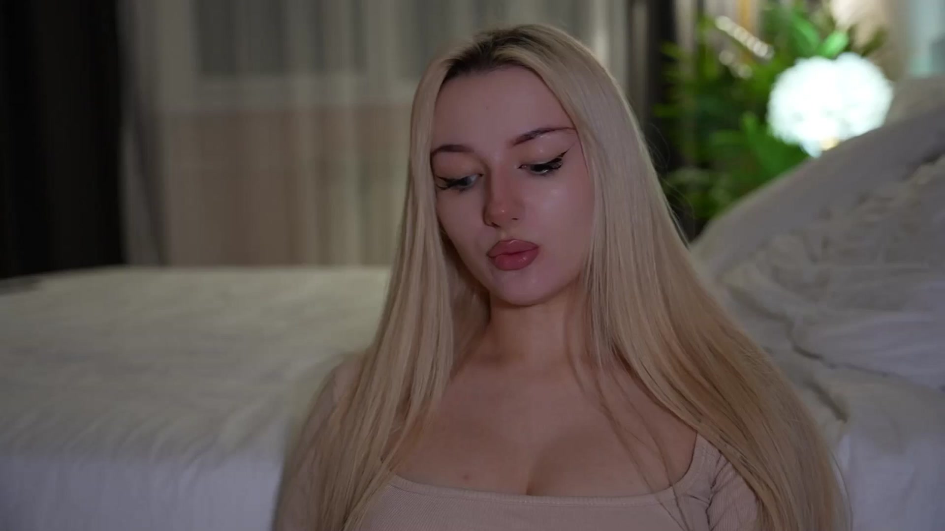 Gallery image thumbnail from Catch_Me's myfreecams stream on, 10/02/2025, 18:46 image 6 of 20