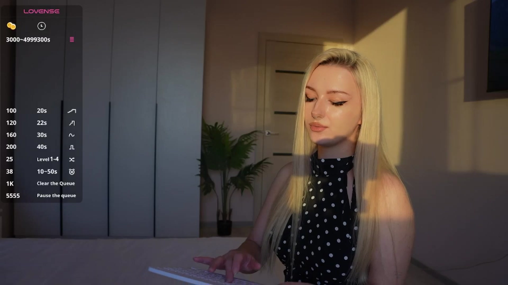 Gallery image thumbnail from Catch_Me's myfreecams stream on, 10/08/2025, 14:01 image 4 of 20
