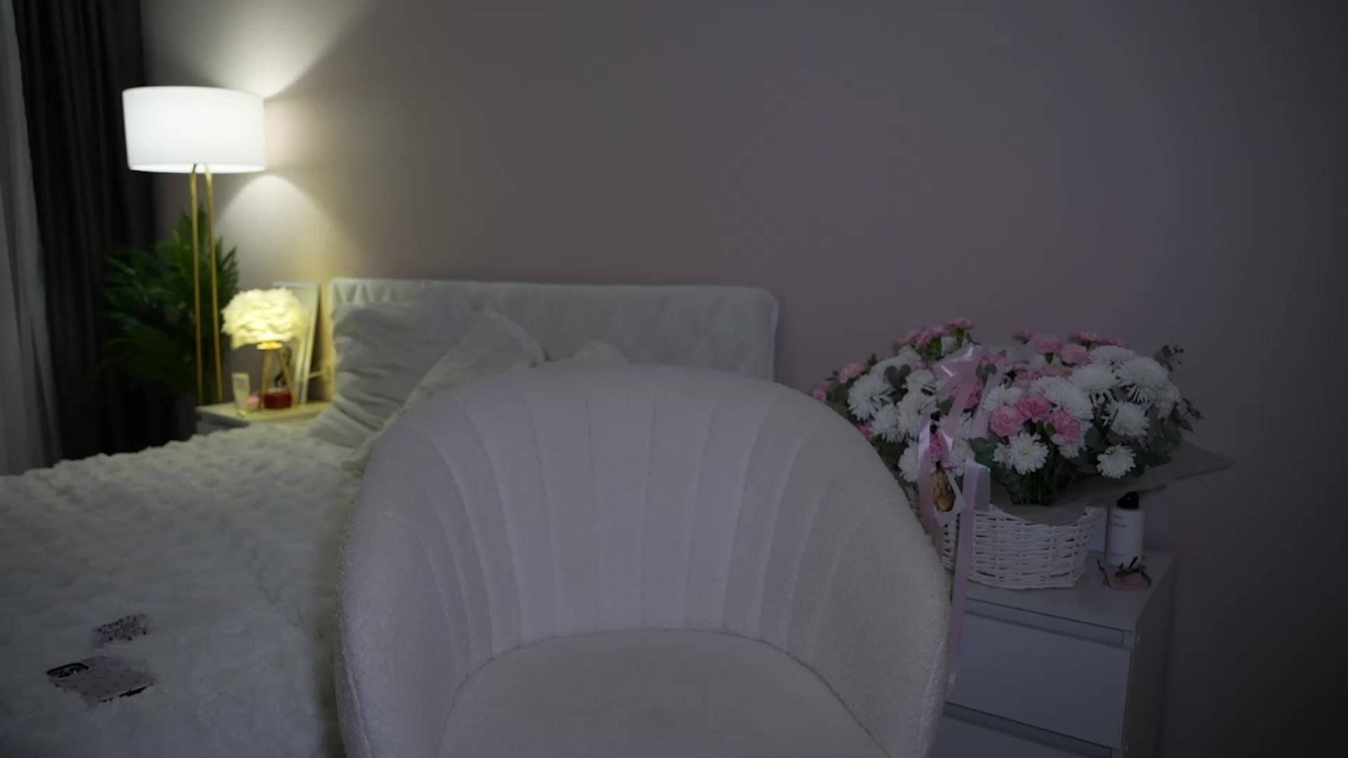 Gallery image thumbnail from Catch_Me's myfreecams stream on, 10/24/2025, 20:10 image 20 of 20