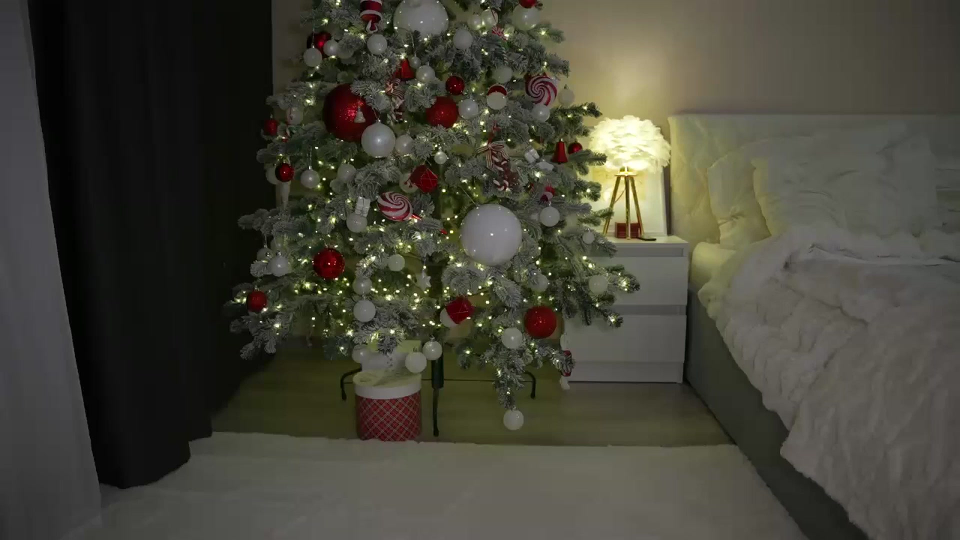 Gallery image thumbnail from Catch_Me's myfreecams stream on, 11/22/2025, 18:32 image 7 of 20