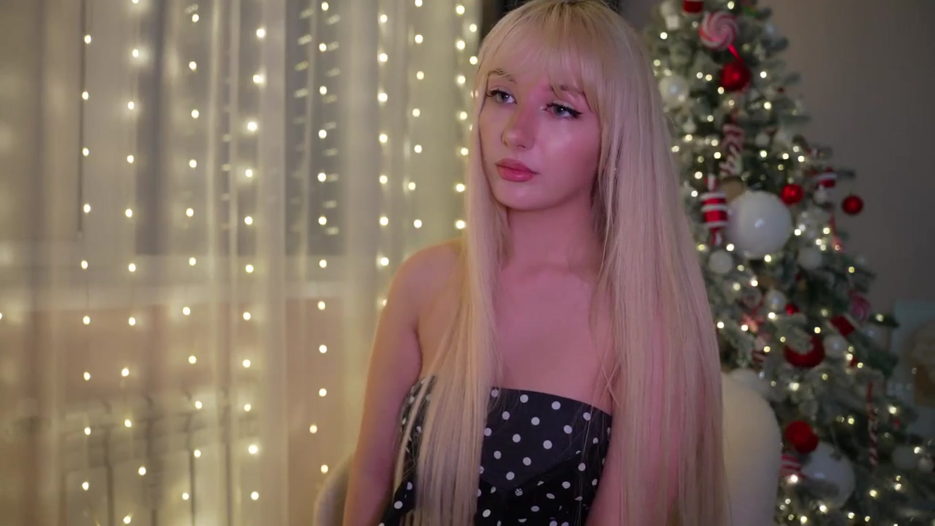 Gallery image thumbnail from Catch_Me's myfreecams stream on, 12/12/2025, 20:11 image 18 of 20