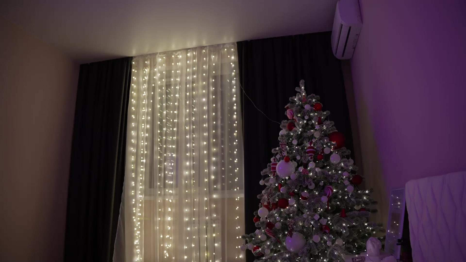 Gallery image thumbnail from Catch_Me's myfreecams stream on, 12/20/2025, 19:02 image 14 of 20