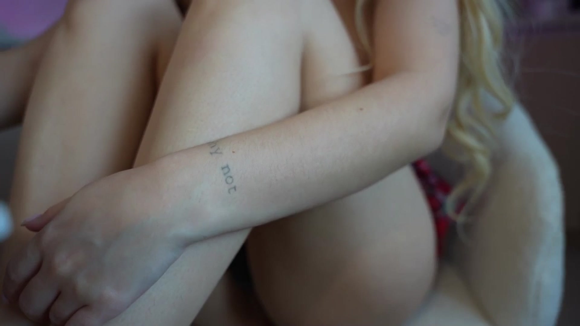 Gallery image thumbnail from Catch_Me's myfreecams stream on, 12/27/2025, 08:34 image 15 of 20