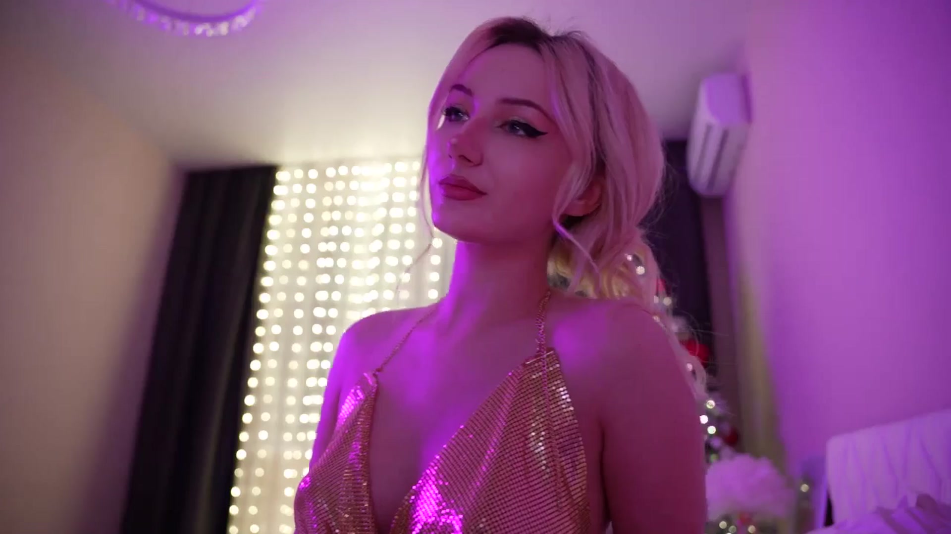 Gallery image thumbnail from Catch_Me's myfreecams stream on, 01/07/2026, 19:06 image 14 of 20
