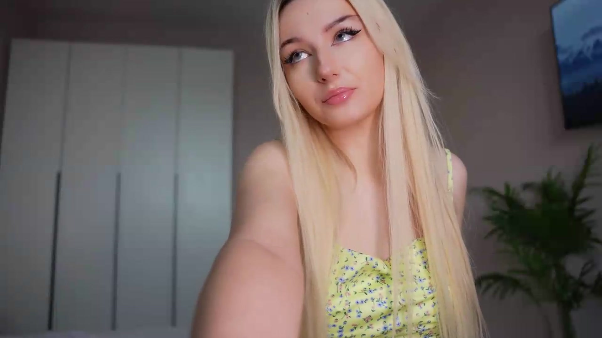 Gallery image thumbnail from Catch_Me's myfreecams stream on, 05/30/2026, 14:21 image 13 of 20