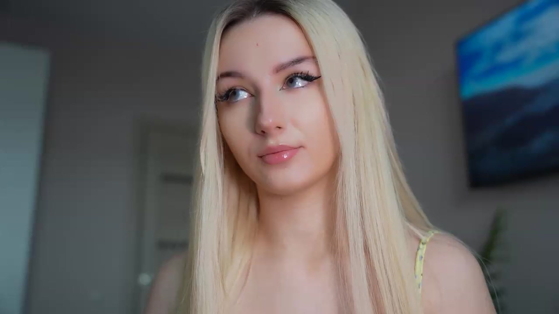 Gallery image thumbnail from Catch_Me's myfreecams stream on, 05/30/2026, 14:21 image 4 of 20