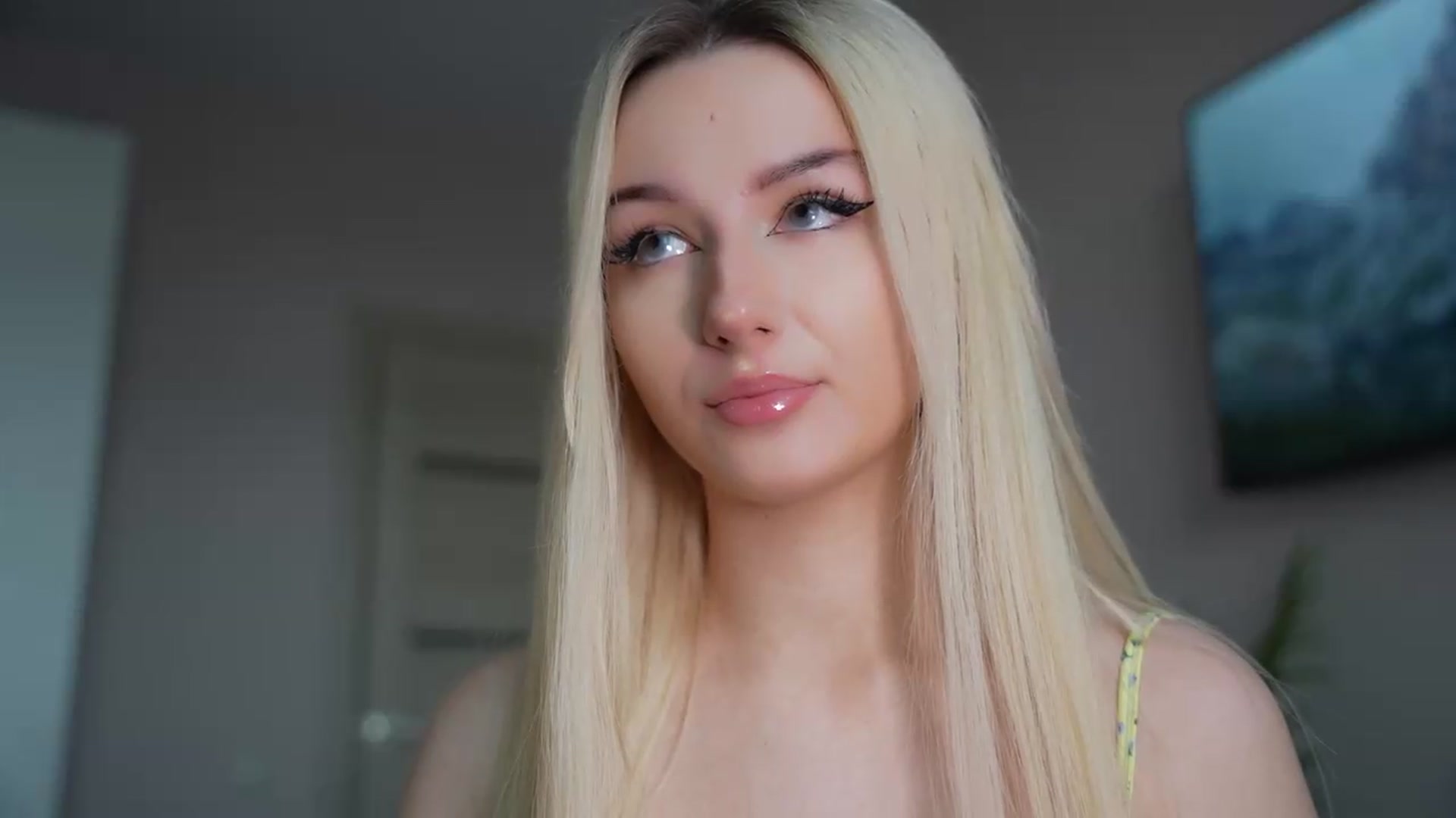 Gallery image thumbnail from Catch_Me's myfreecams stream on, 05/30/2026, 14:21 image 5 of 20