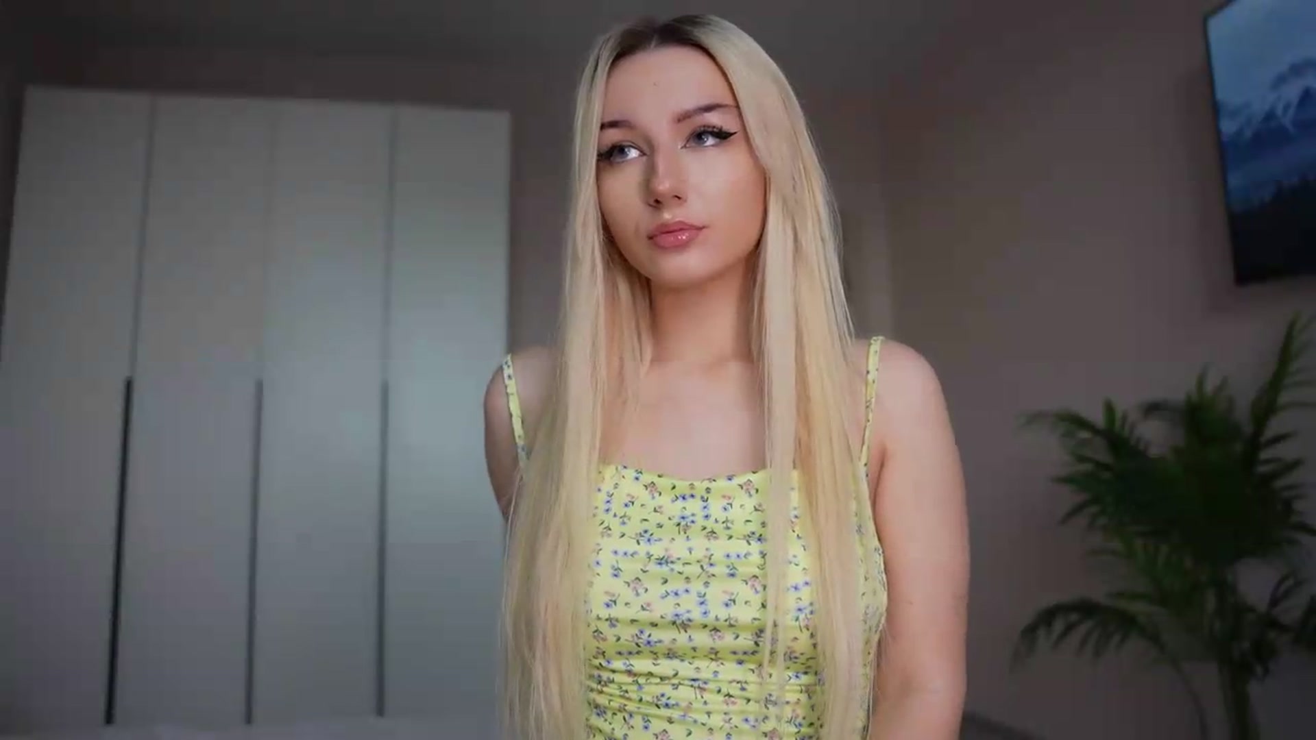 Gallery image thumbnail from Catch_Me's myfreecams stream on, 05/30/2026, 14:21 image 12 of 20