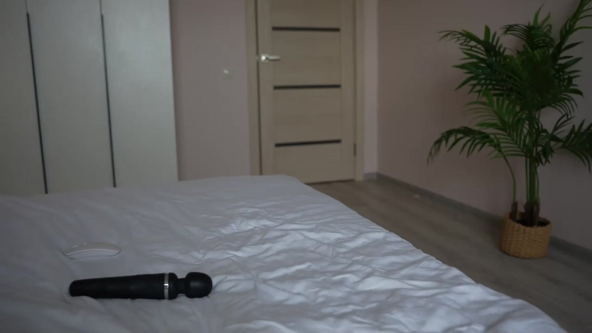 Gallery image thumbnail from Catch_Me's myfreecams stream on, 05/30/2026, 14:21 image 19 of 20
