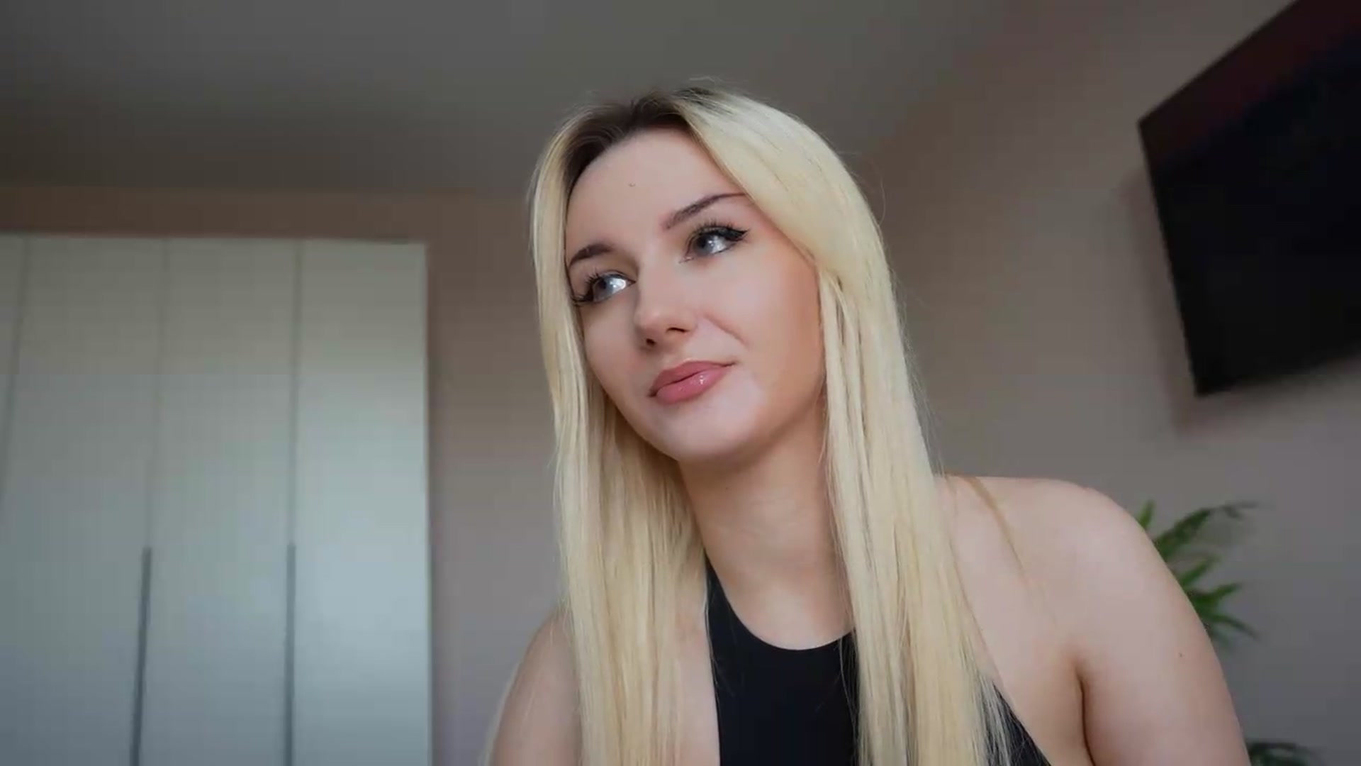 Gallery image thumbnail from Catch_Me's myfreecams stream on, 06/02/2026, 14:56 image 6 of 20