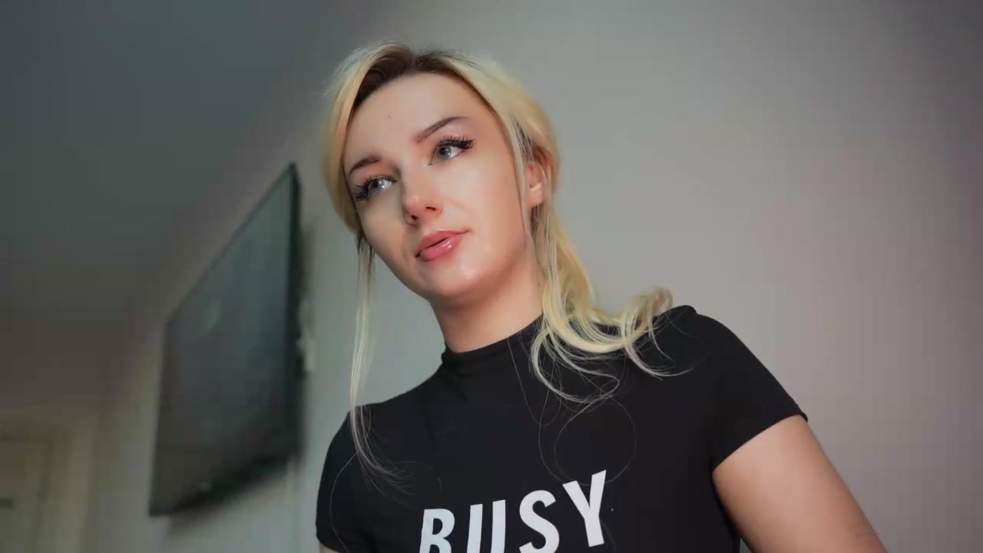 Gallery image thumbnail from Catch_Me's myfreecams stream on, 06/03/2026, 16:09 image 8 of 20