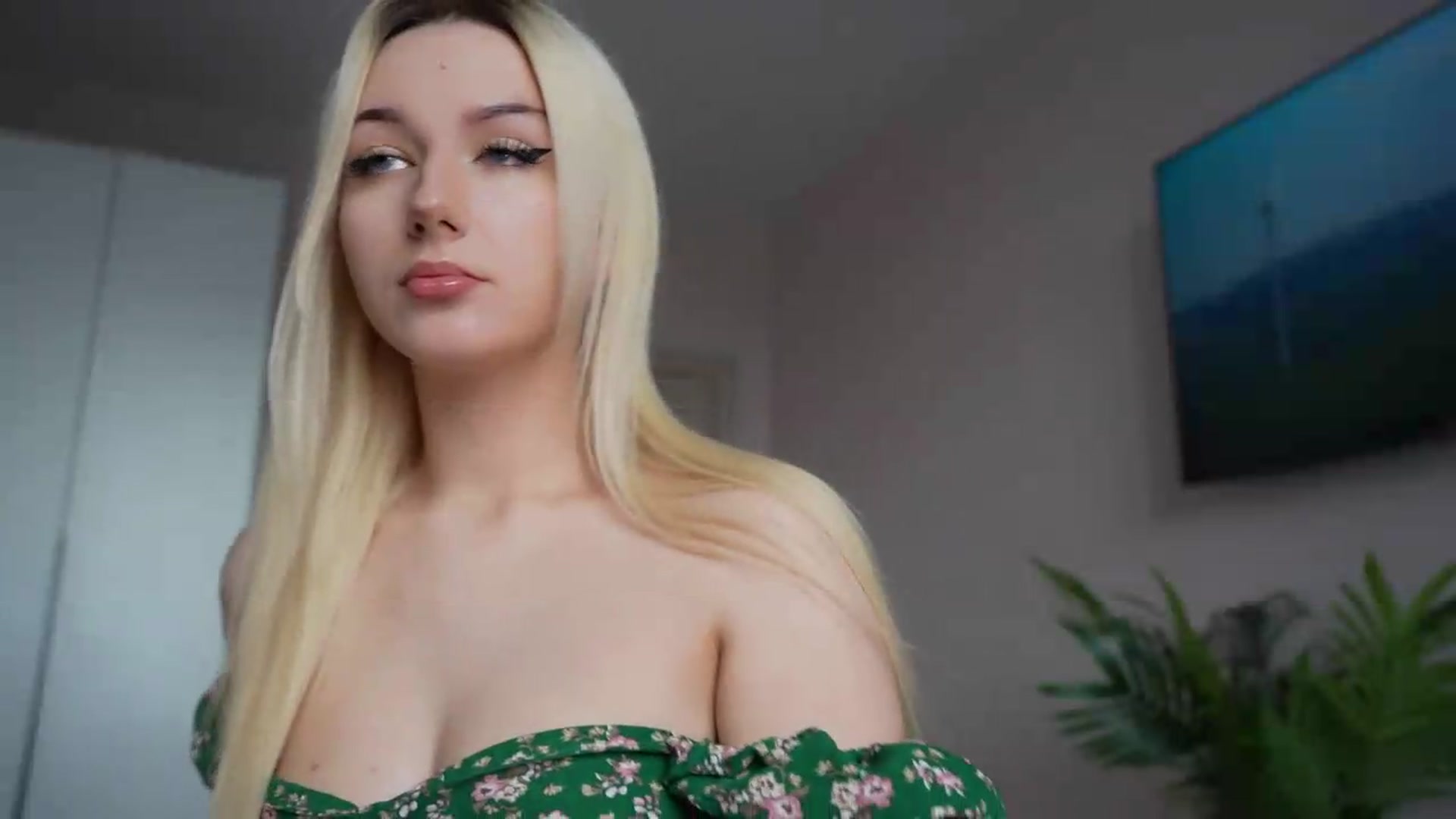 Gallery image thumbnail from Catch_Me's myfreecams stream on, 06/05/2026, 14:29 image 7 of 20