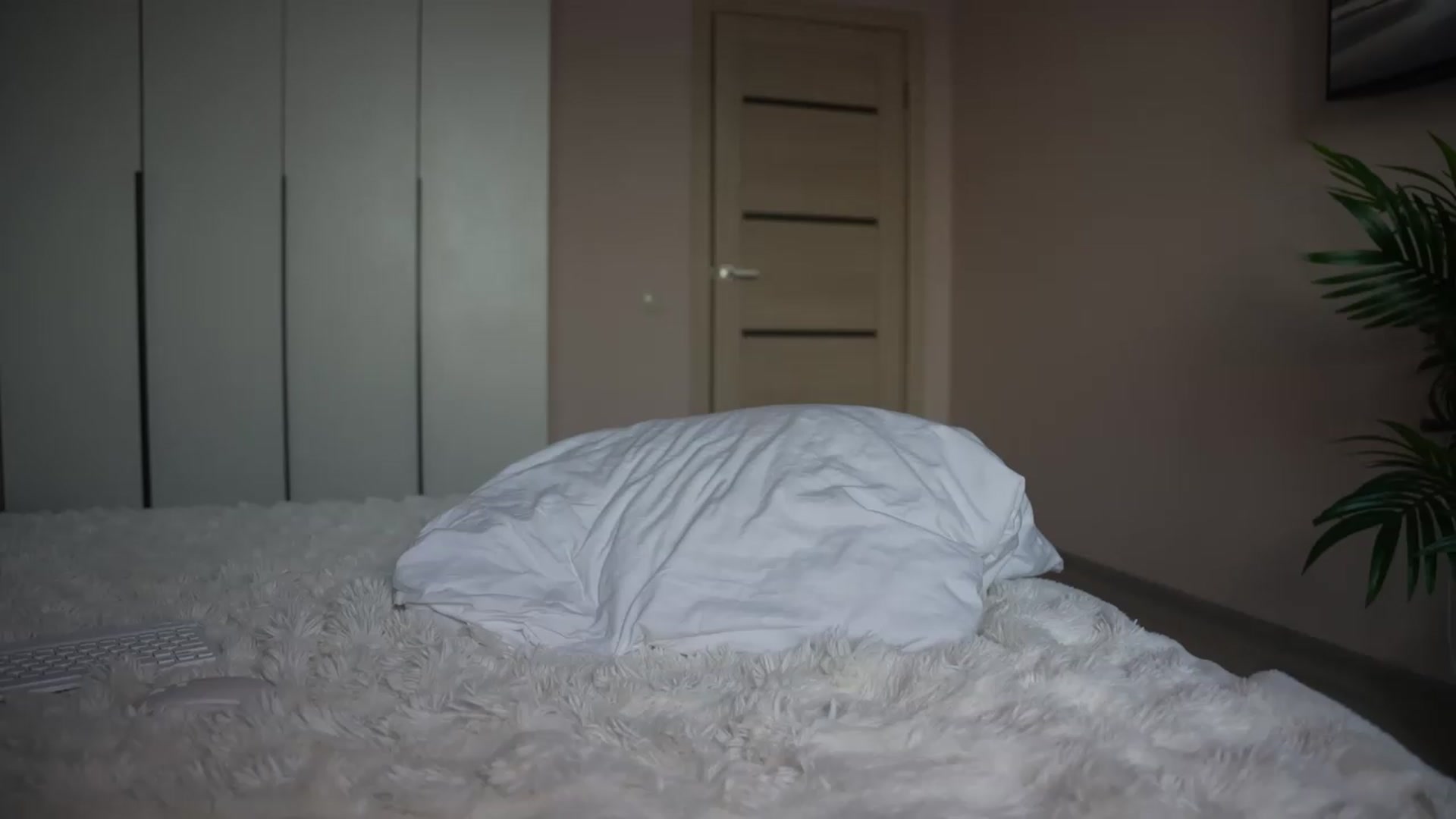 Gallery image thumbnail from Catch_Me's myfreecams stream on, 06/13/2026, 16:59 image 11 of 20
