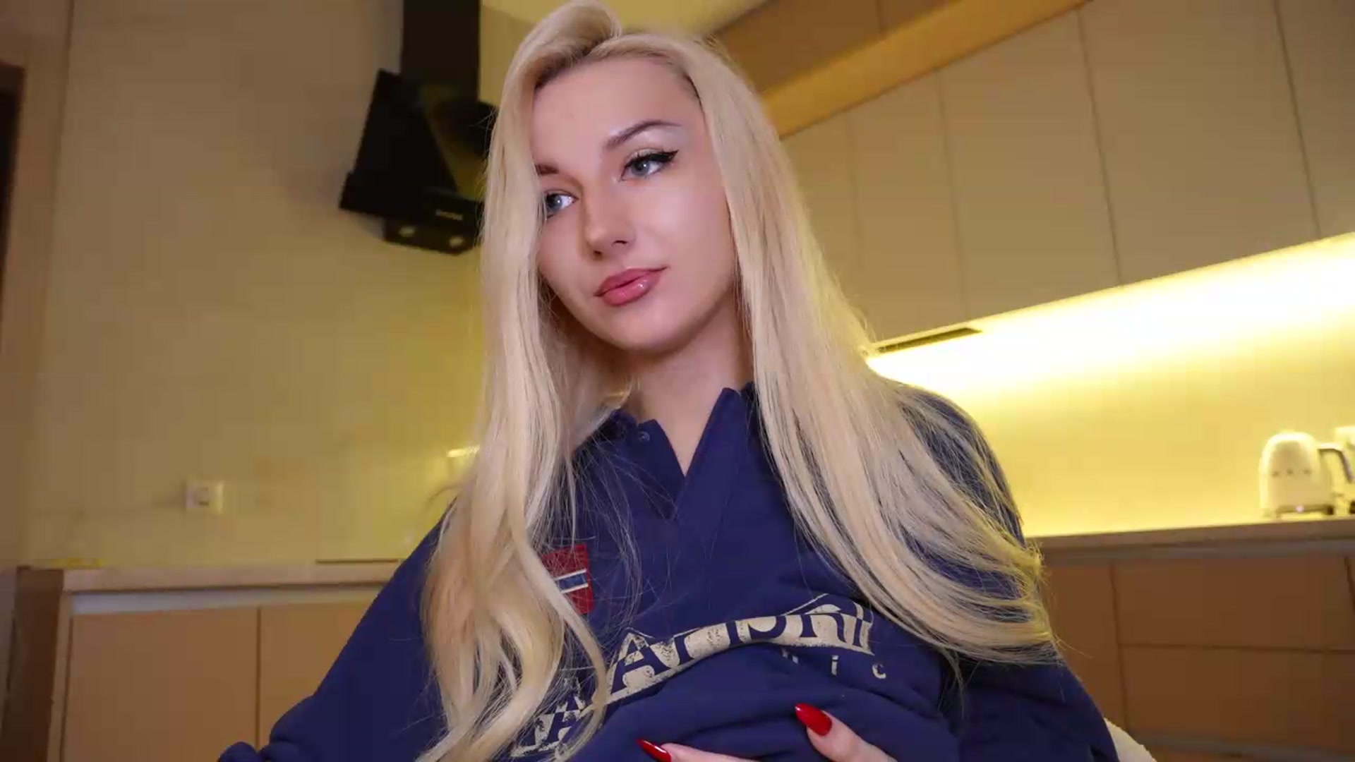 Gallery image thumbnail from Catch_Me's myfreecams stream on, 06/22/2026, 23:06 image 6 of 20