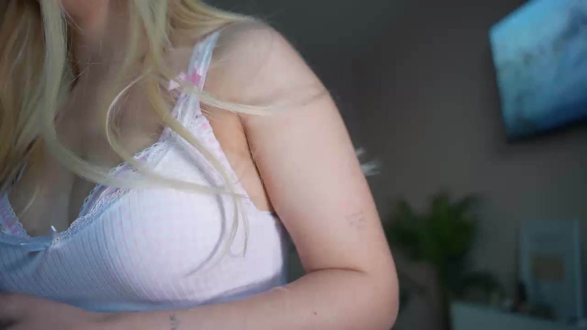 Gallery image thumbnail from Catch_Me's myfreecams stream on, 07/04/2026, 17:53 image 1 of 20