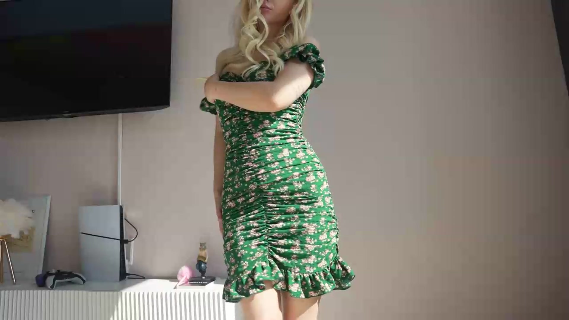 Gallery image thumbnail from Catch_Me's myfreecams stream on, 07/20/2026, 12:45 image 14 of 20