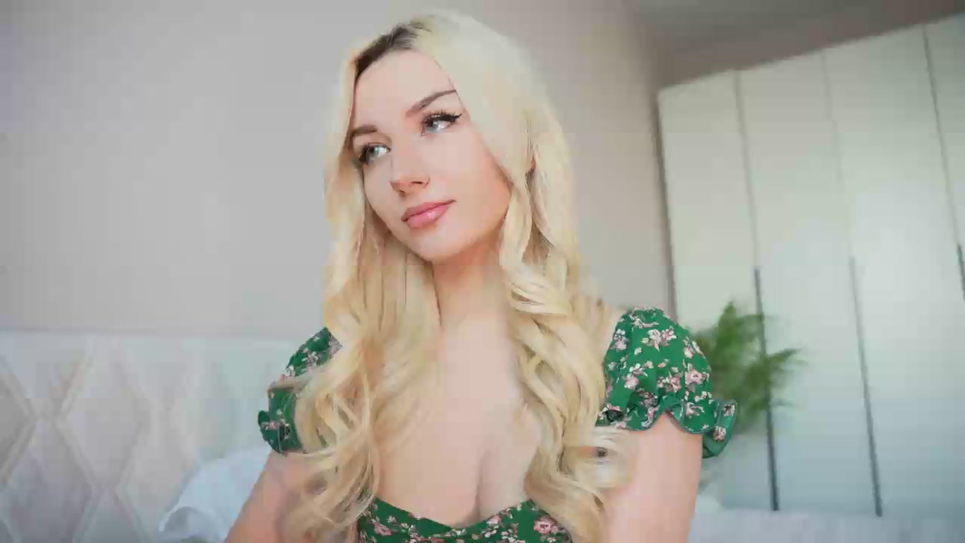 Gallery image thumbnail from Catch_Me's myfreecams stream on, 07/29/2026, 15:46 image 1 of 20