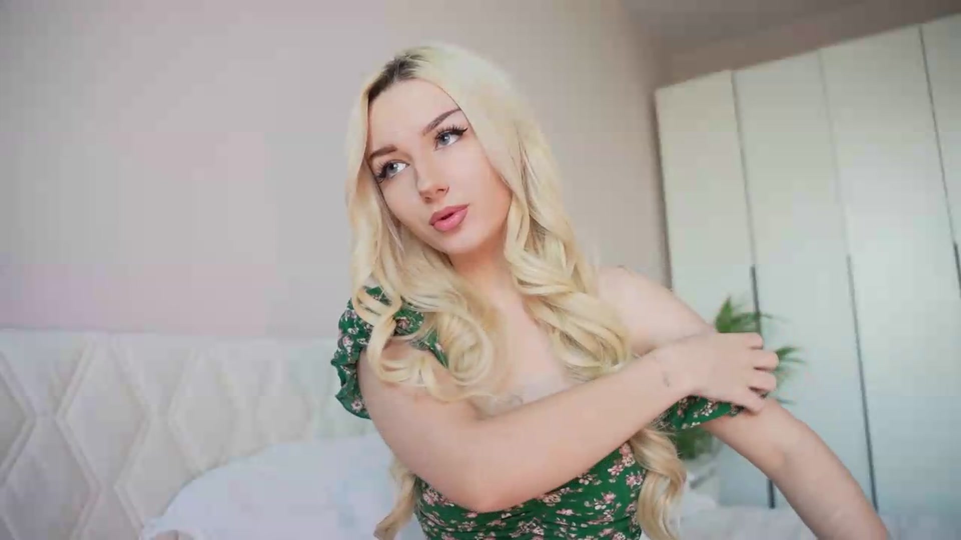 Gallery image thumbnail from Catch_Me's myfreecams stream on, 07/29/2026, 15:46 image 4 of 20