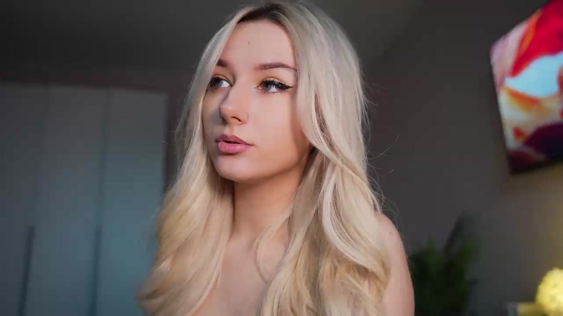 Gallery image thumbnail from Catch_Me's myfreecams stream on, 08/08/2026, 17:03 image 3 of 20
