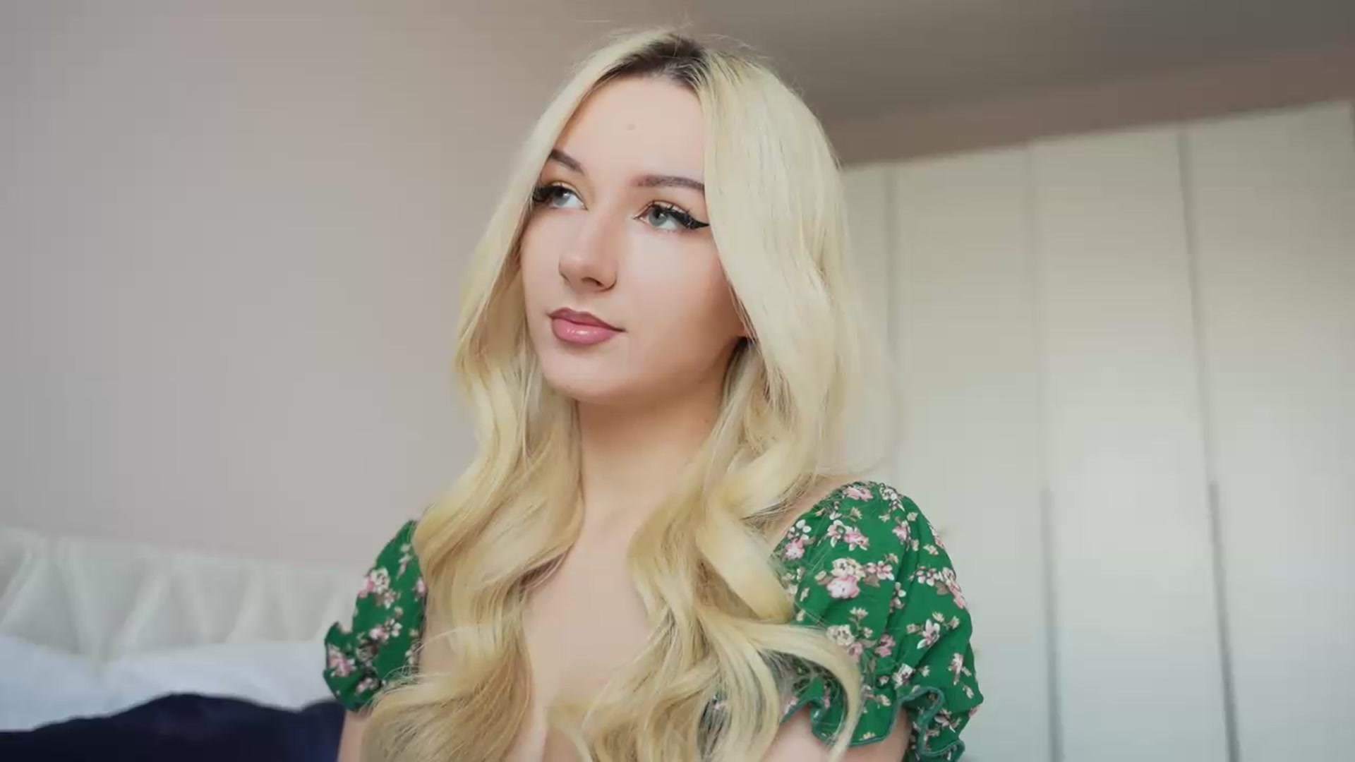Gallery image thumbnail from Catch_Me's myfreecams stream on, 08/09/2026, 15:16 image 3 of 20