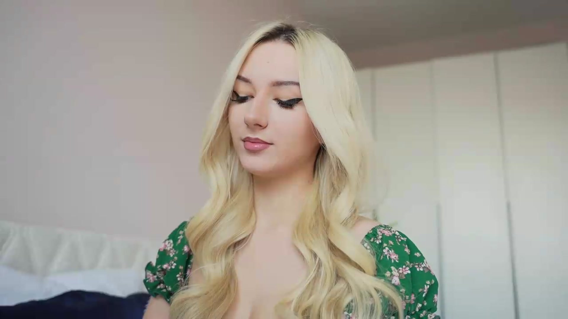 Gallery image thumbnail from Catch_Me's myfreecams stream on, 08/09/2026, 15:16 image 4 of 20