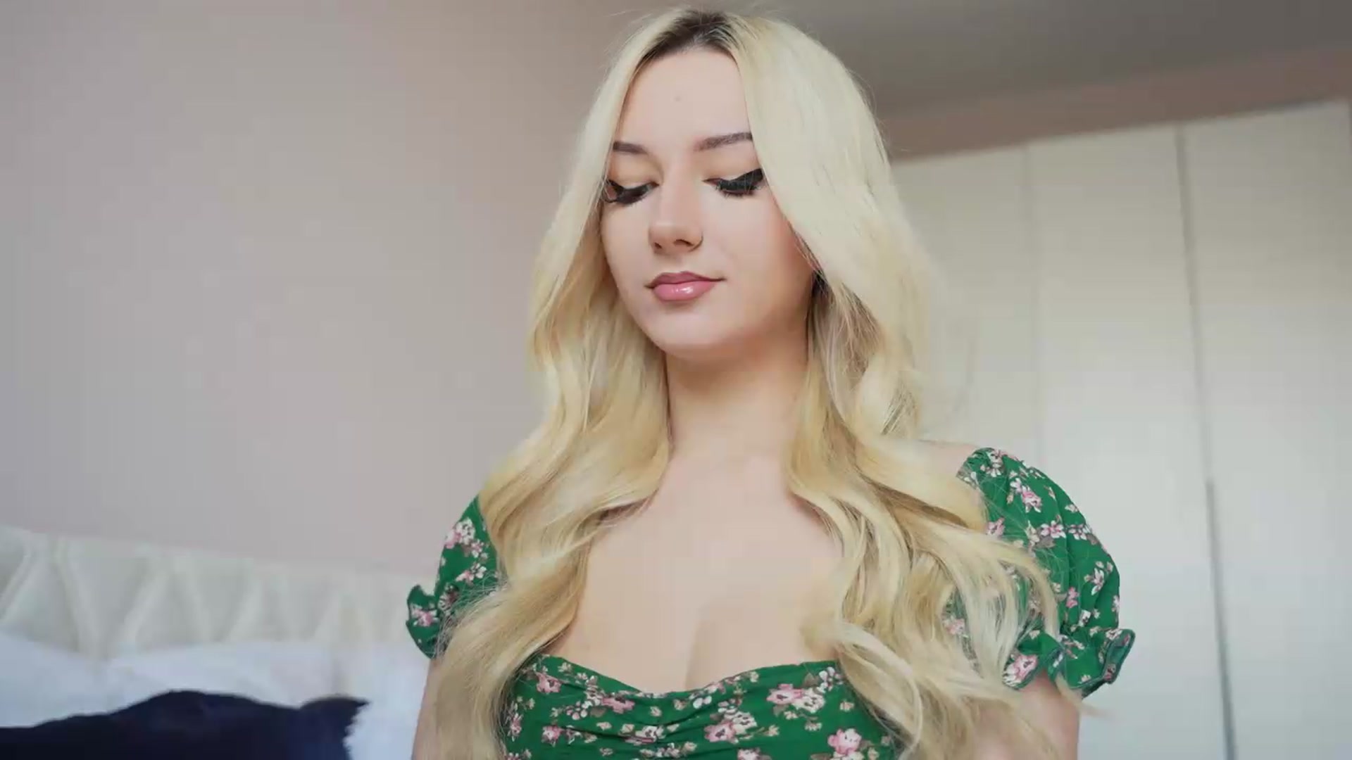 Gallery image thumbnail from Catch_Me's myfreecams stream on, 08/09/2026, 15:16 image 6 of 20