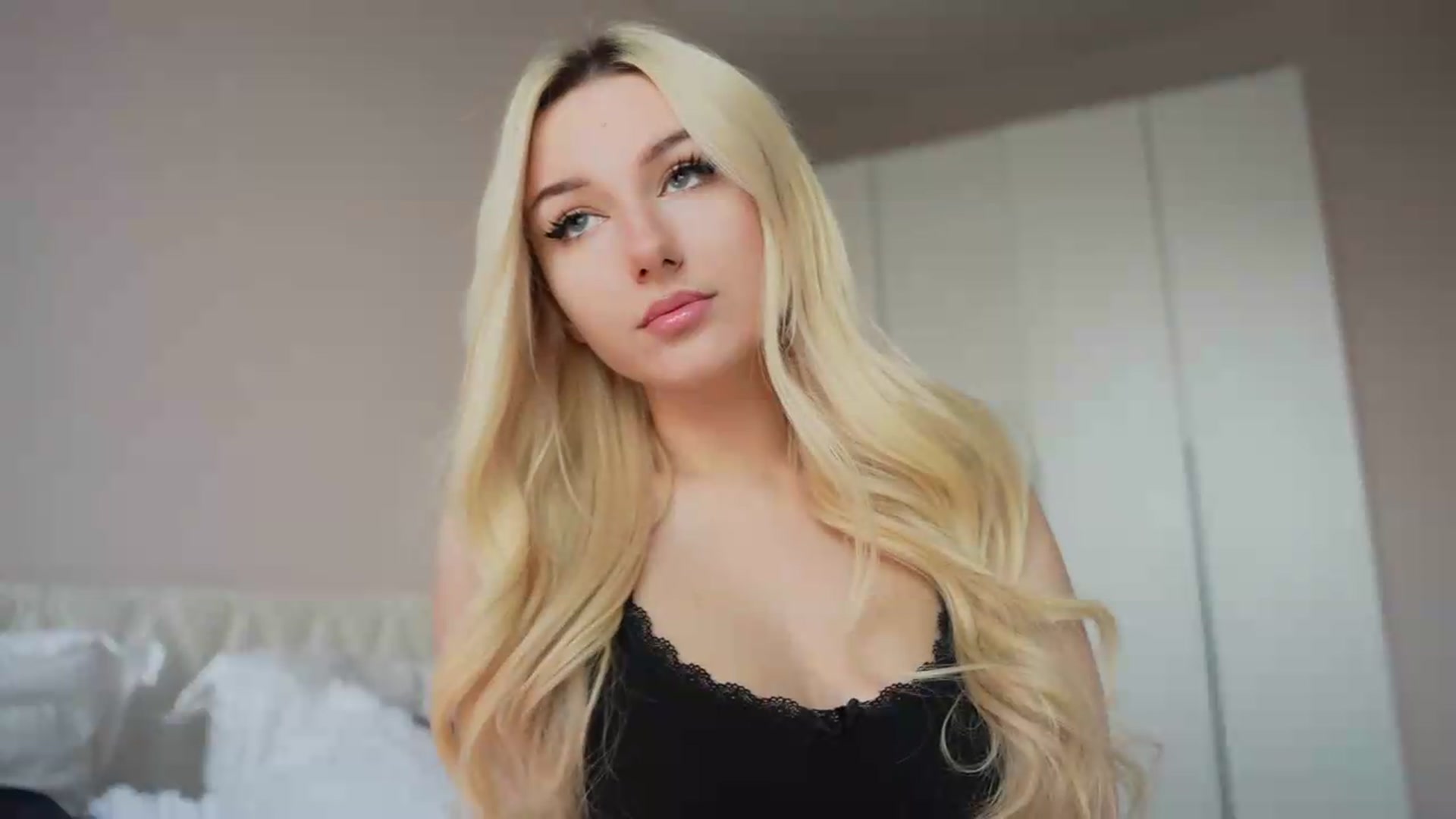 Gallery image thumbnail from Catch_Me's myfreecams stream on, 08/12/2026, 16:11 image 2 of 20