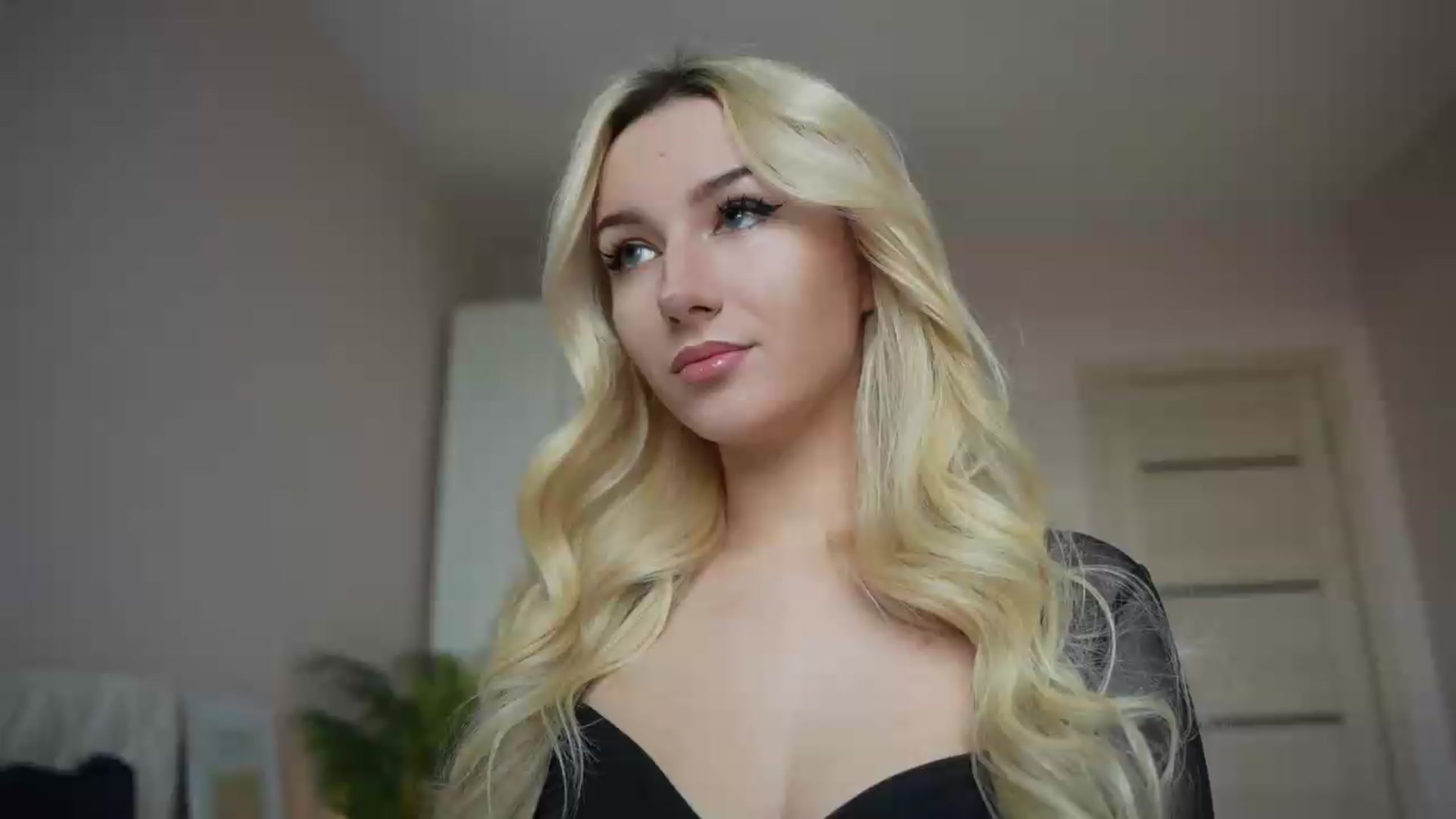 Gallery image thumbnail from Catch_Me's myfreecams stream on, 08/14/2026, 16:06 image 2 of 20