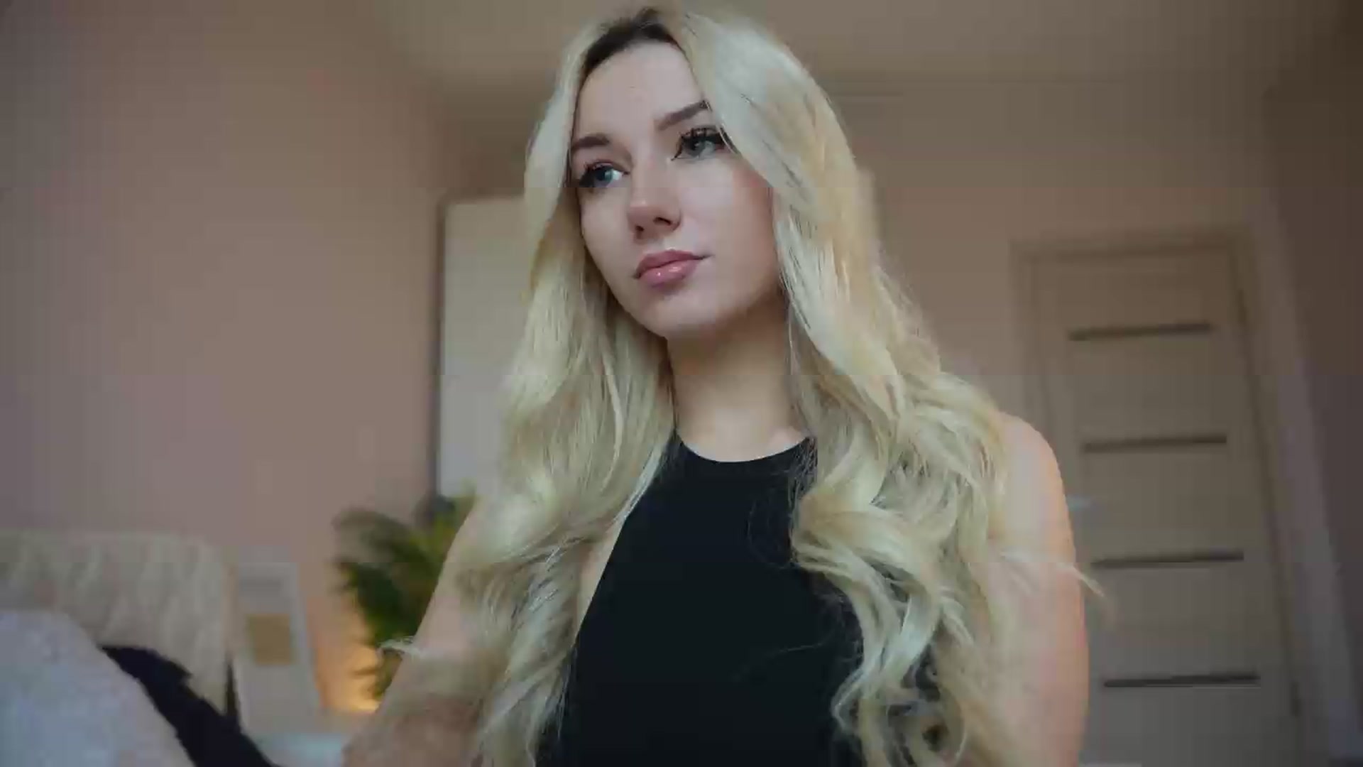 Gallery image thumbnail from Catch_Me's myfreecams stream on, 08/15/2026, 15:57 image 1 of 20