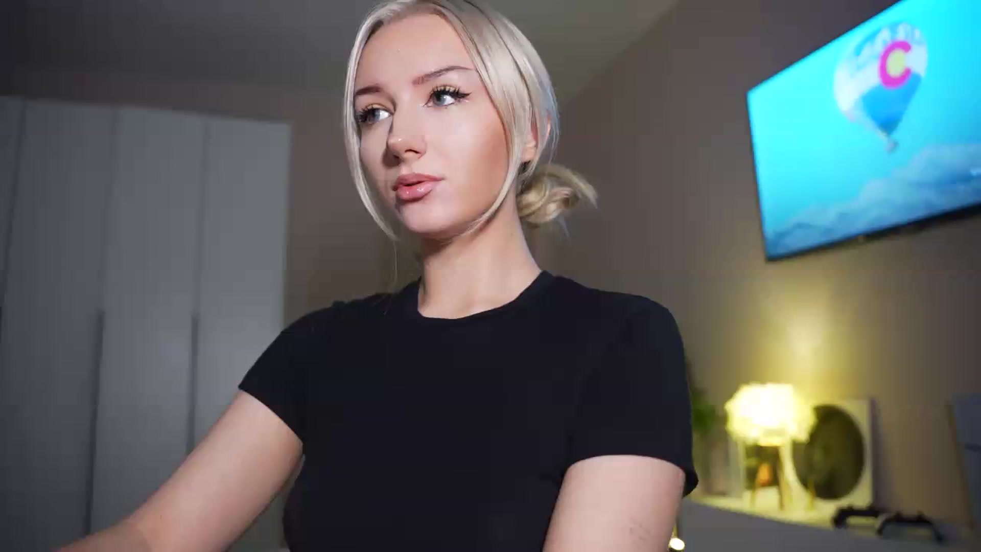 Gallery image thumbnail from Catch_Me's myfreecams stream on, 08/29/2026, 17:06 image 1 of 20